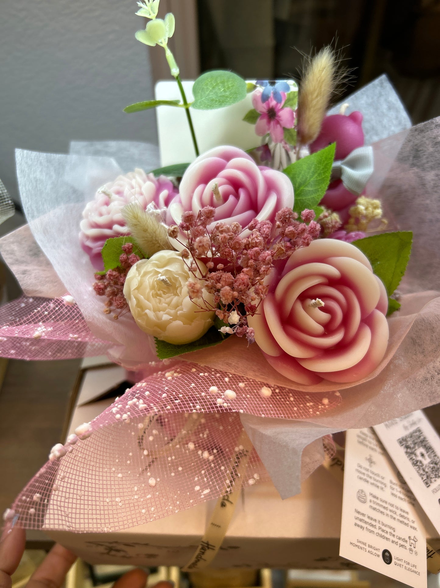 Medium Box Pink flower bouquet