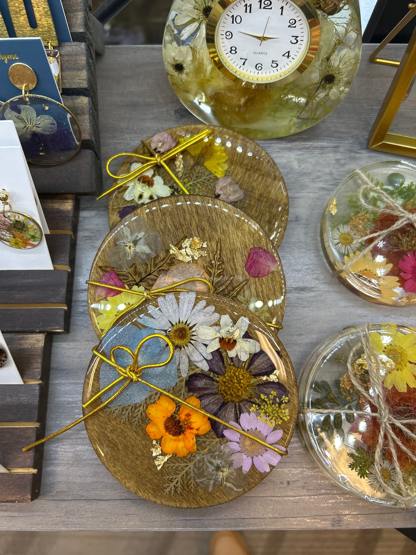 Wooden flower coaster set