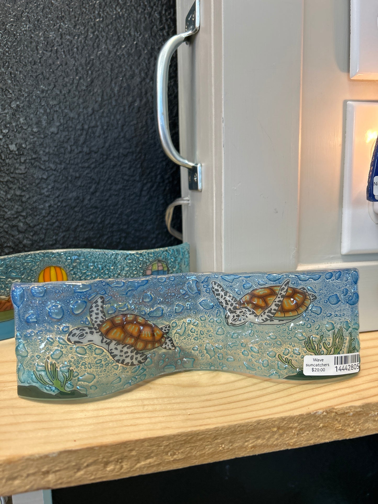 Wave standing suncatcher